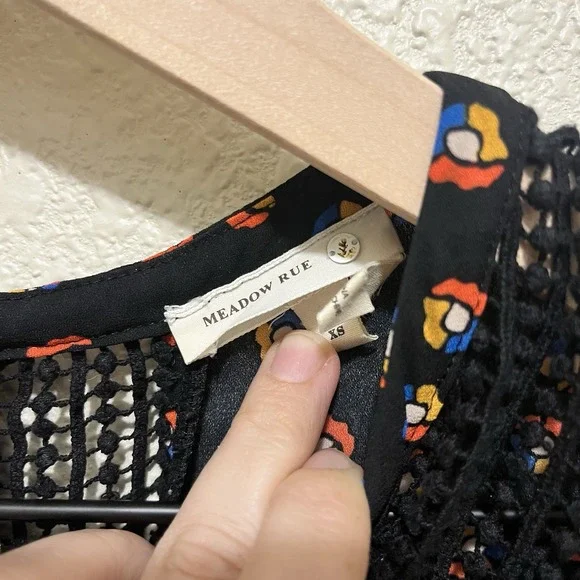 Meadow Rue Anthropologie Women XS Black Printed Crochet Tunic 70s Boho Hippie - Picture 6 of 13